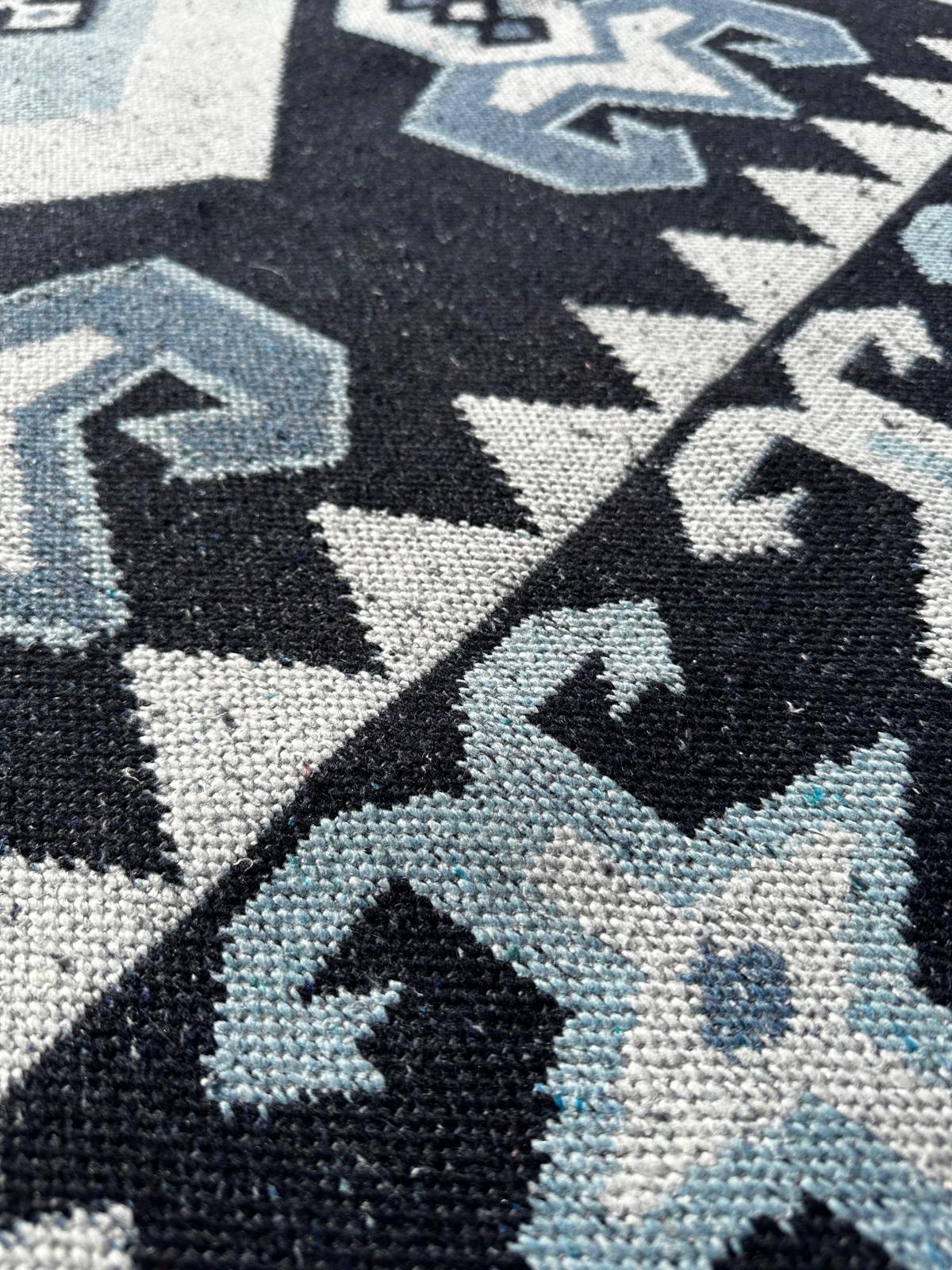 Tapis de style kilim 200cm x 135cm