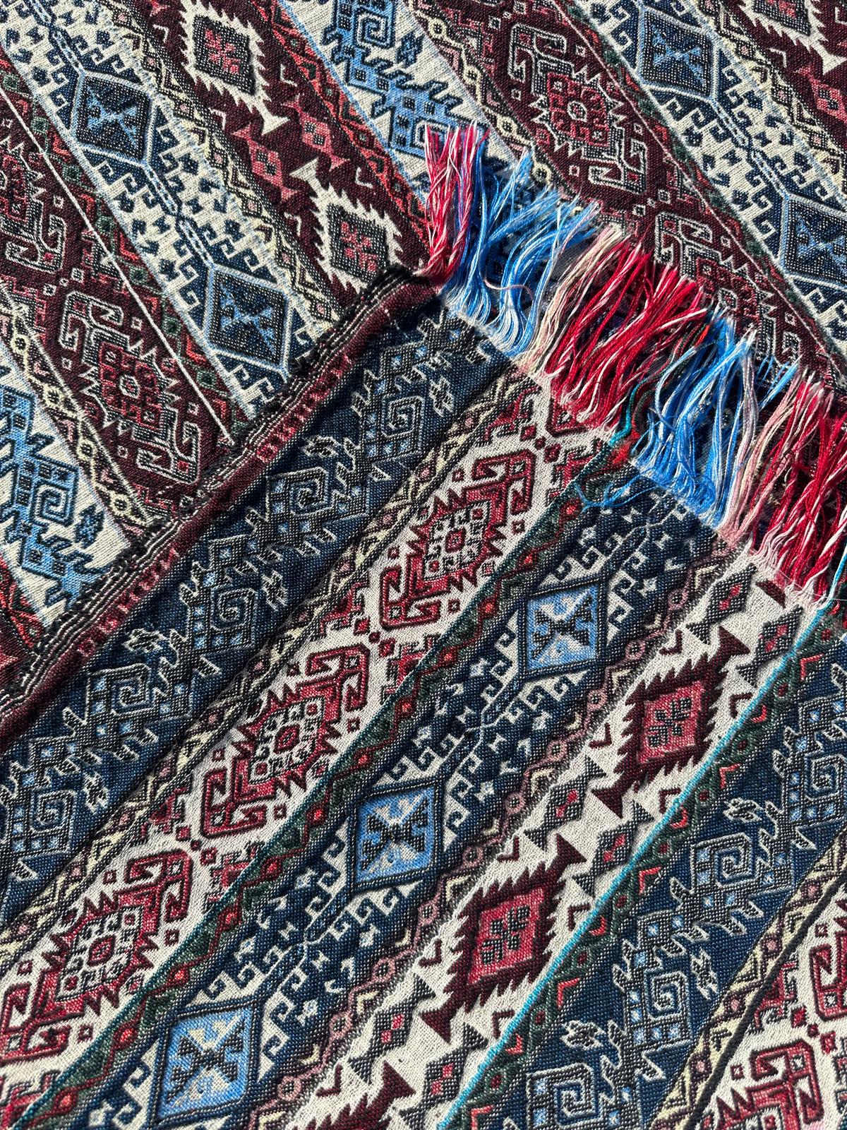 Tapis noué à la main 200cm x 130cm