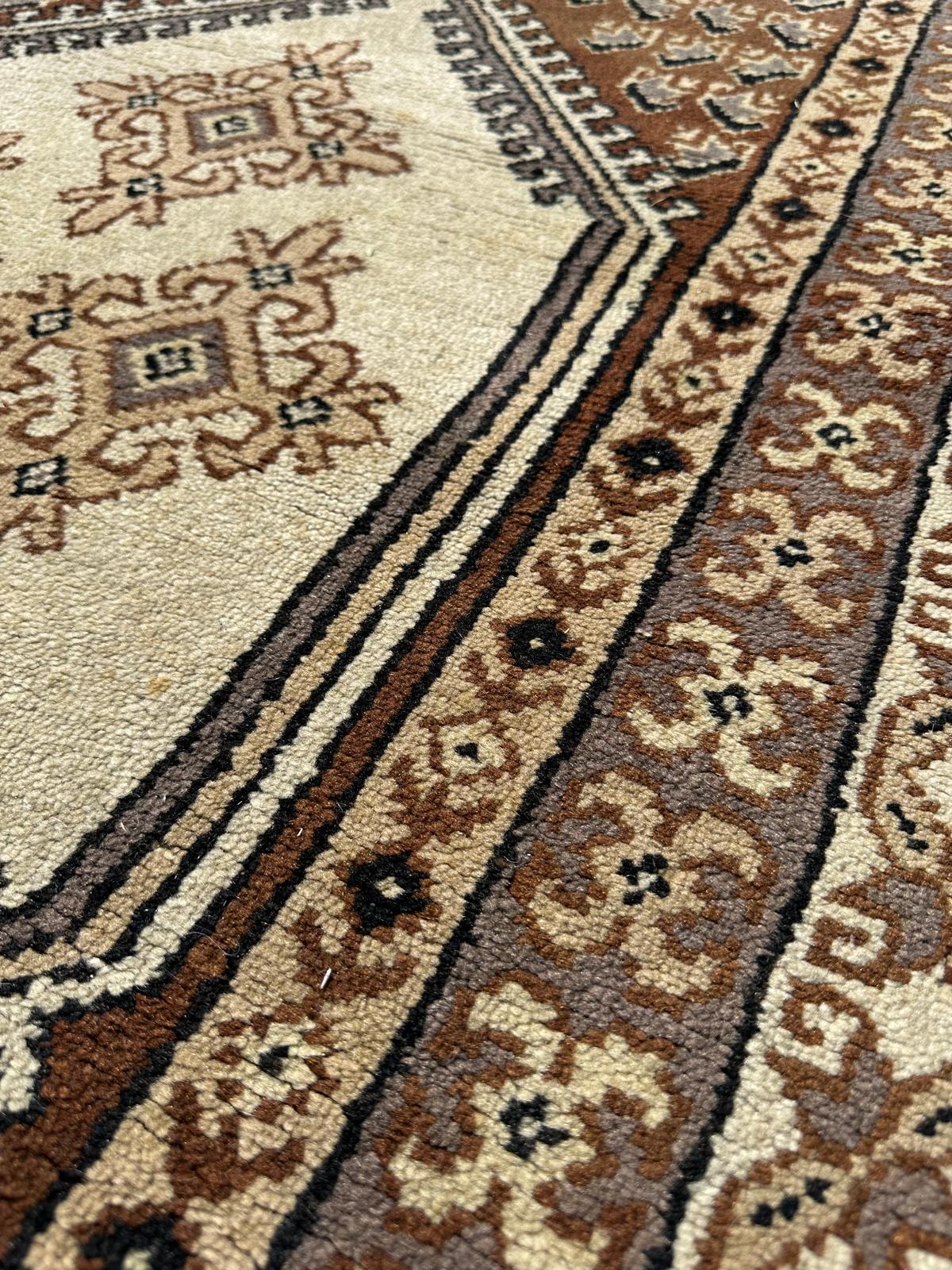 Tapis tunisien fait main