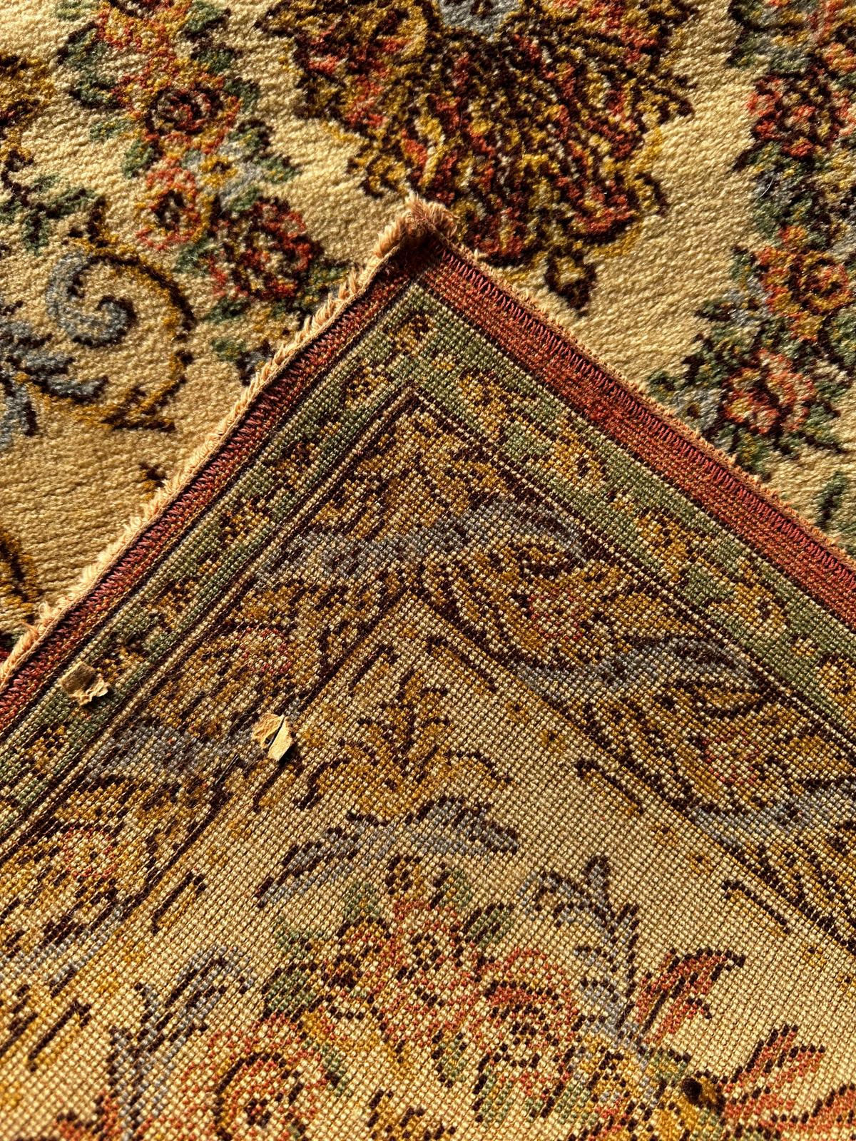 Tapis de style oriental 160cm x 90cm