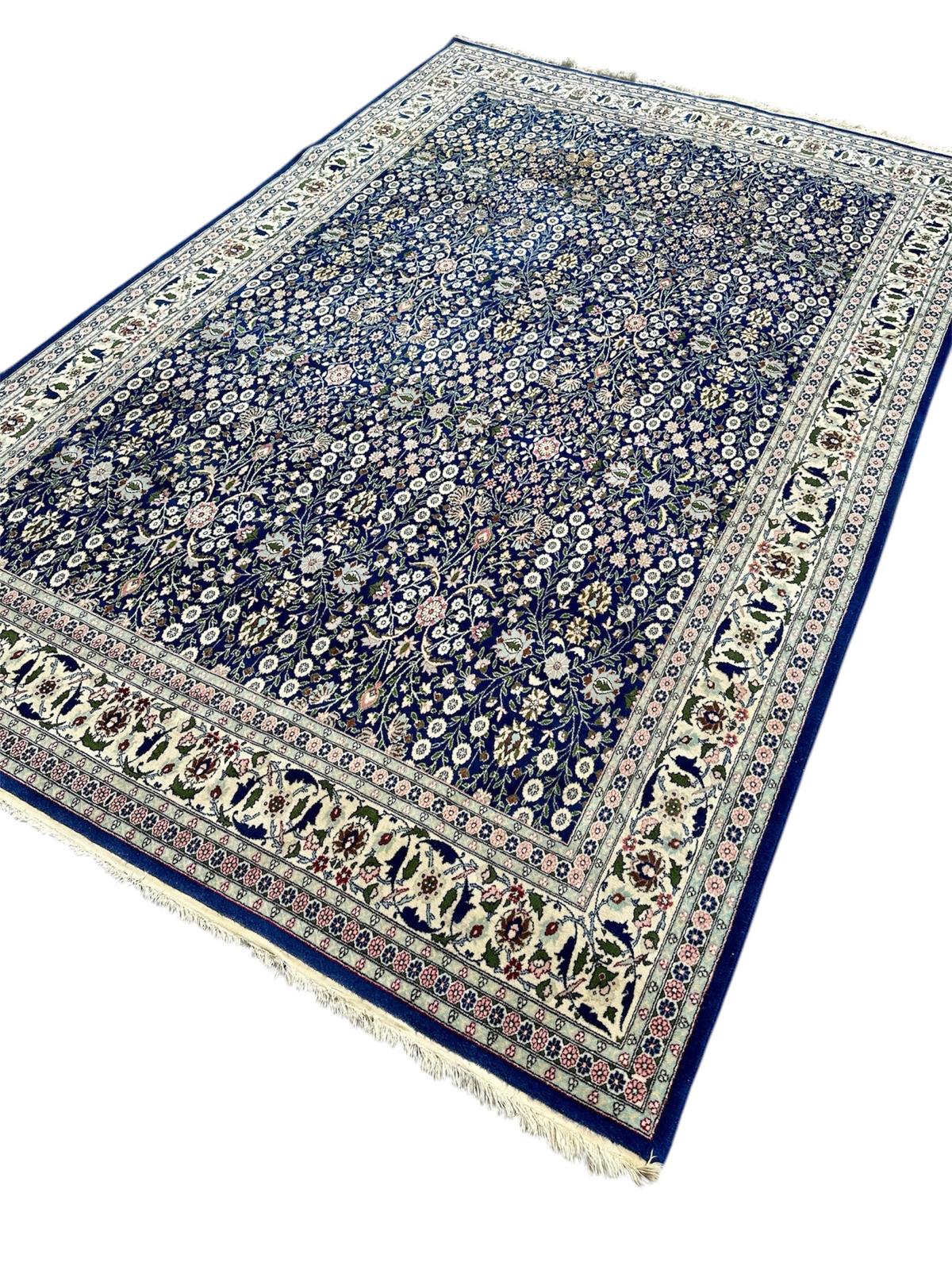 Tapis Hereke "mille fleurs" 342cm x 221cm
