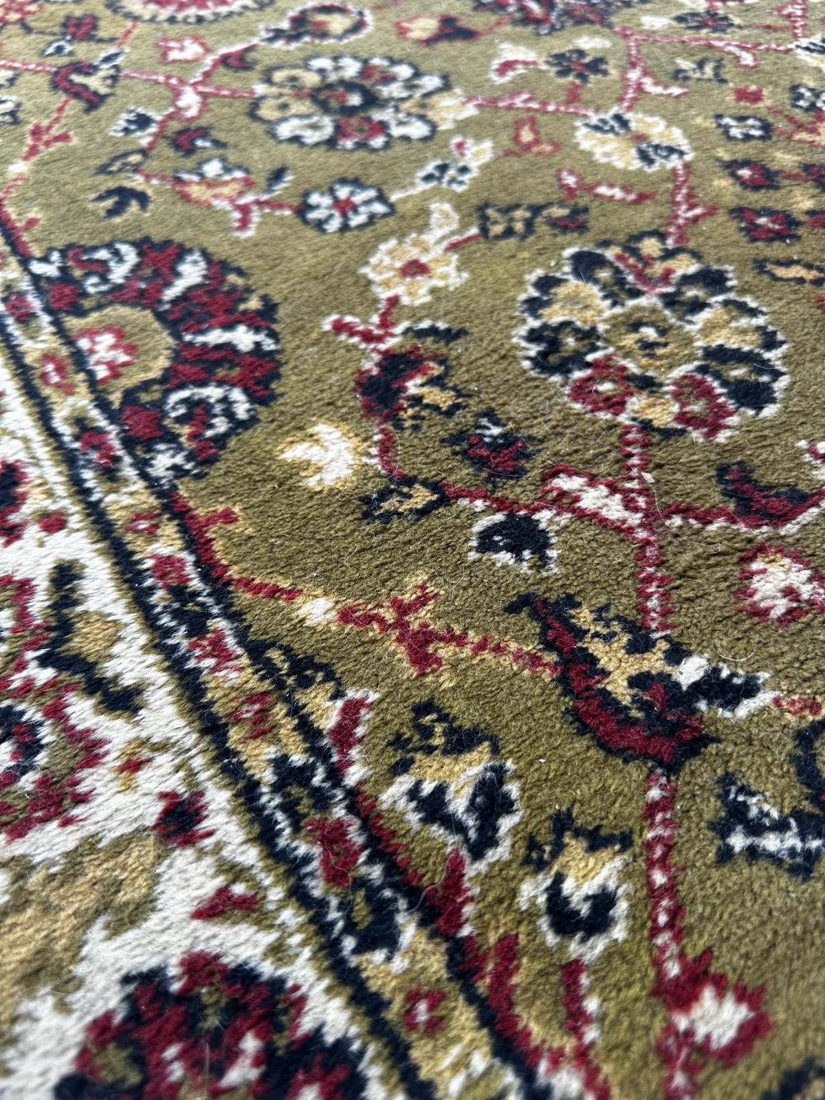 Tapis oriental en laine 180cm x 90cm
