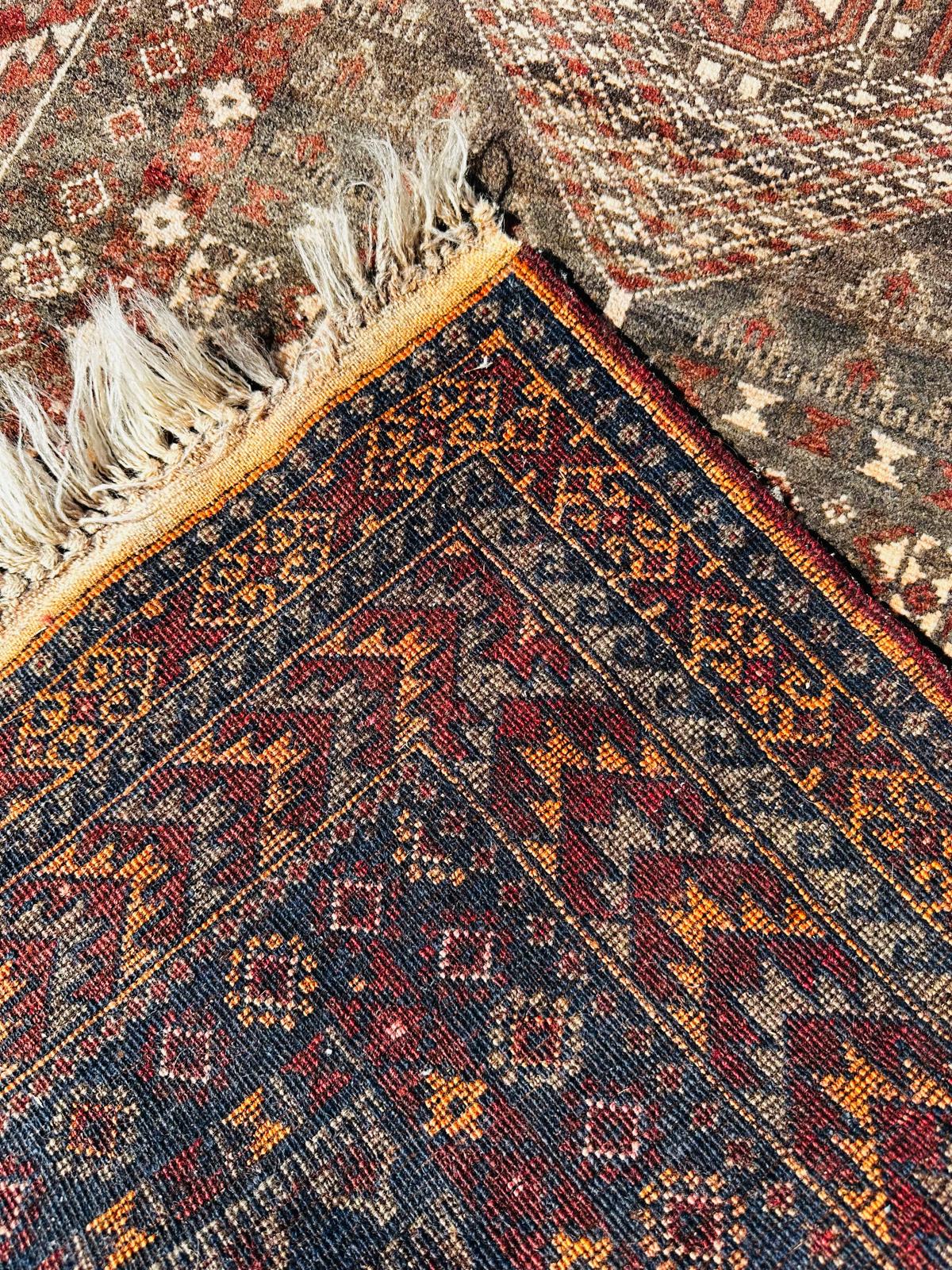 Tapis persan fait main 150cm x 100cm