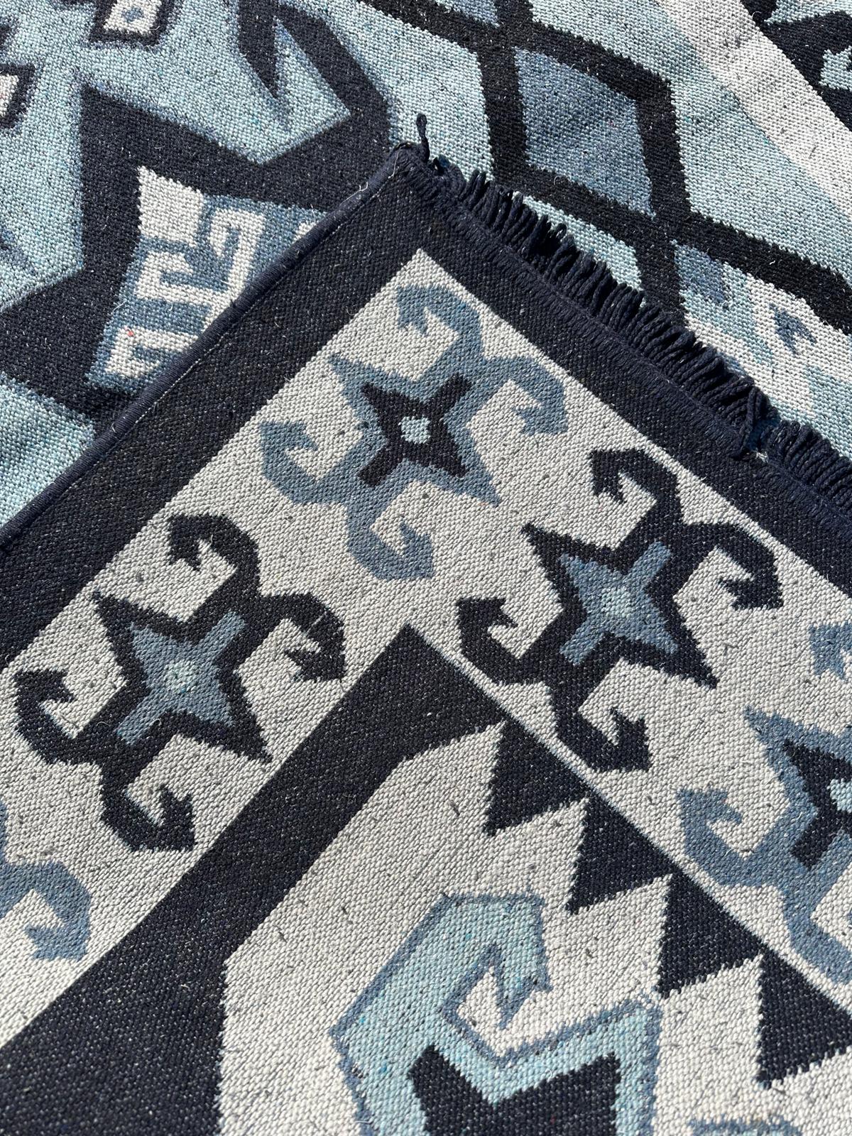 Tapis de style kilim 200cm x 135cm