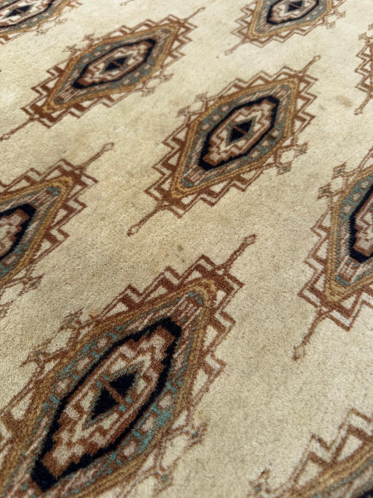 Tapis pakistanais fait main 255cm x 156cm