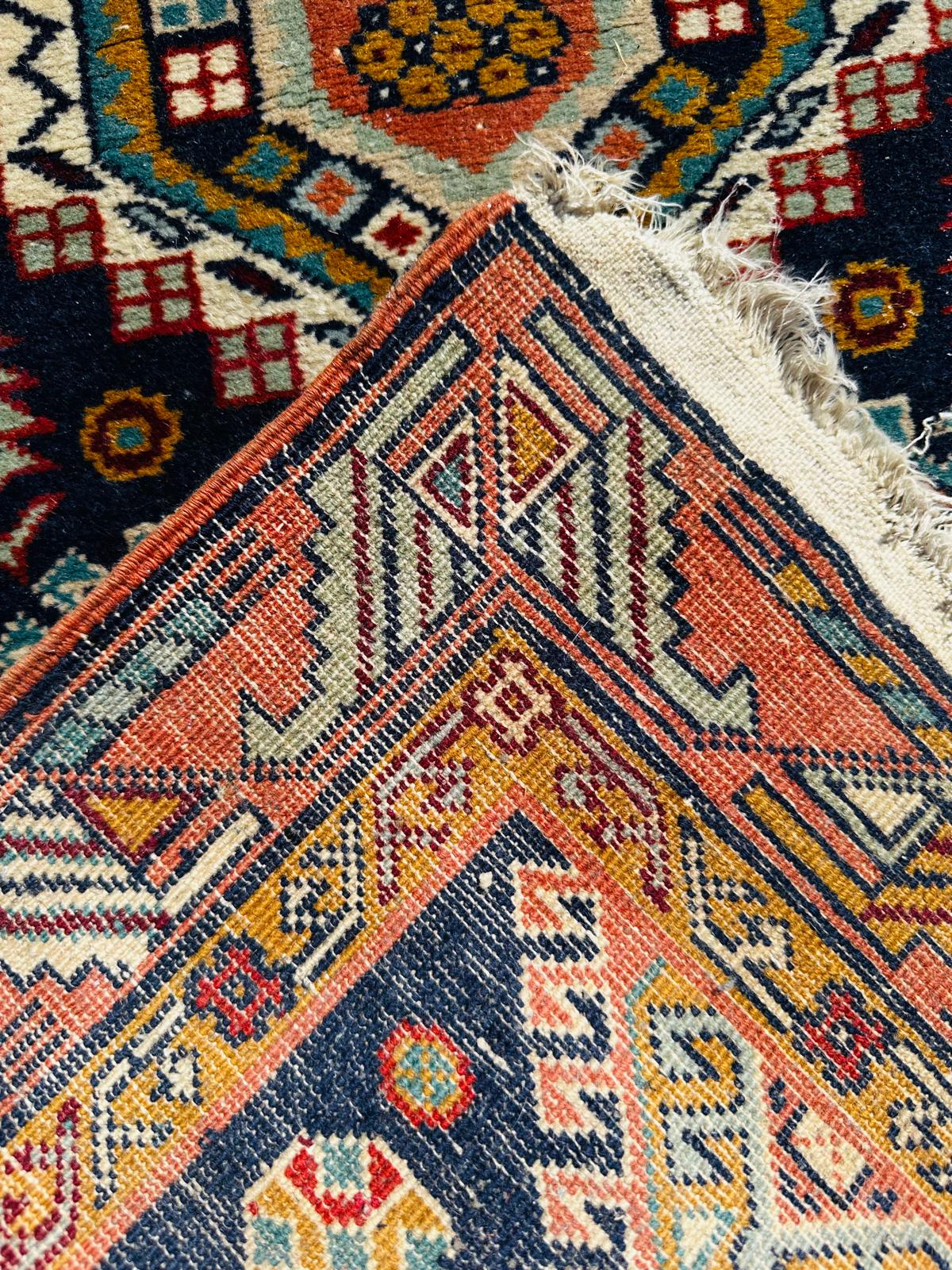 Tapis persan fait main 140cm x 60cm