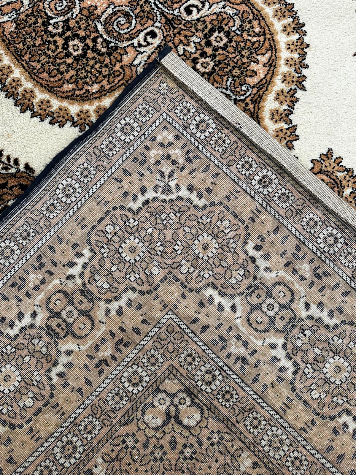 Tapis de style oriental 2m x 3m