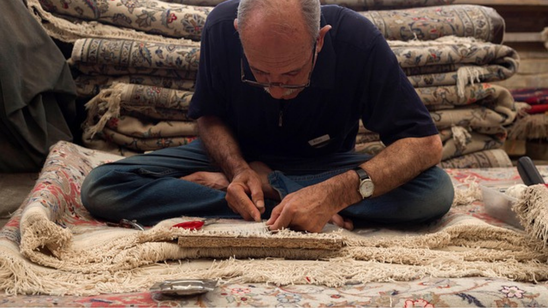 Est-il possible de réparer un tapis ancien ou endommagé ?
