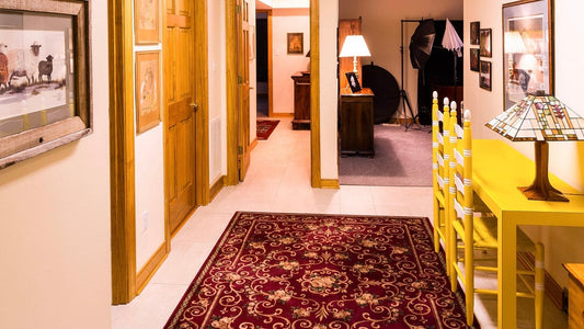 Quelles sont les erreurs courantes à éviter dans la décoration avec des tapis ?