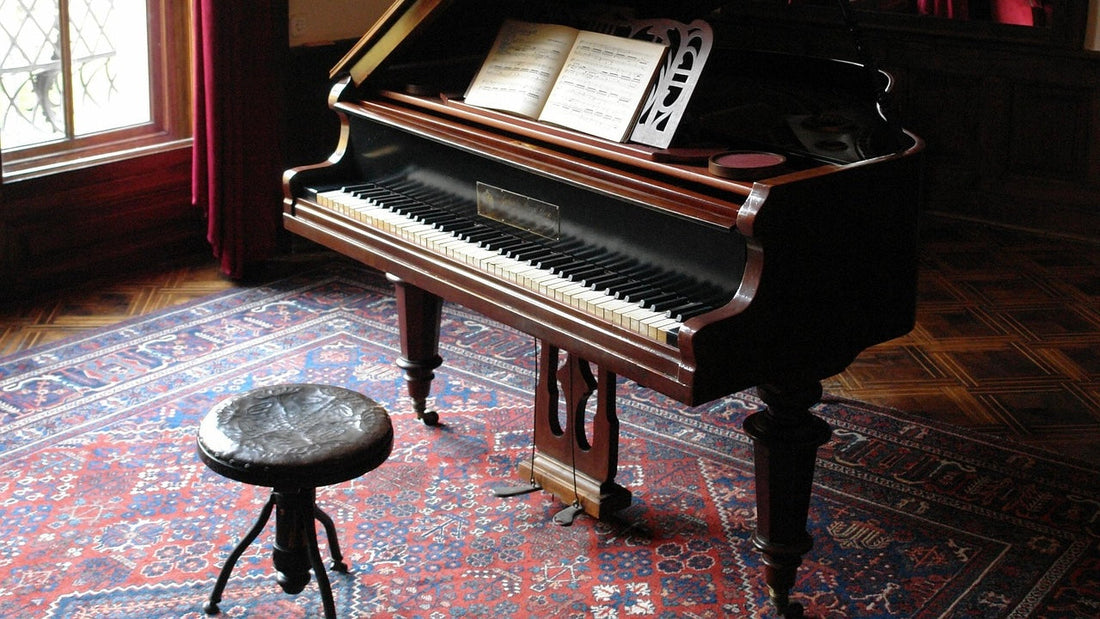 Tapis et meubles anciens : comment les marier dans la déco ?