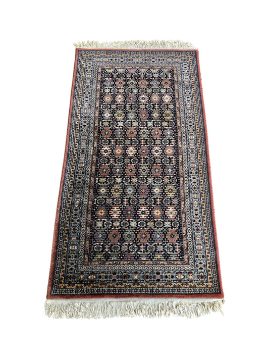 Tapis de style oriental 170cm x 85cm