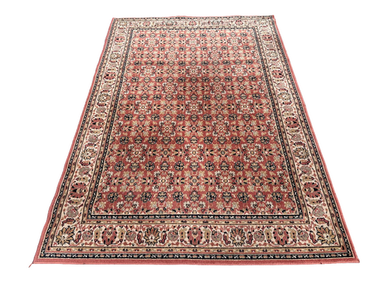Tapis de style oriental en laine 245cm x 170cm