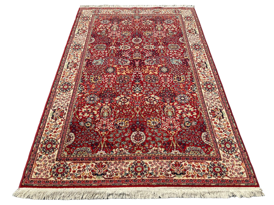 Tapis de style oriental 285cm x 190cm