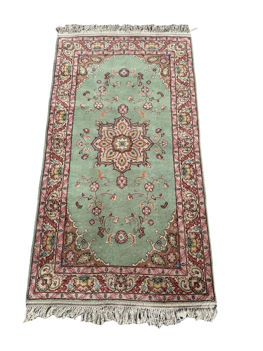 Tapis marocain fait main 1,7m x 0,9m