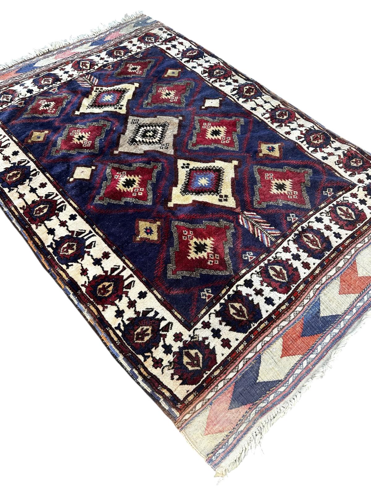 Tapis turc fait main 190cm x 130cm