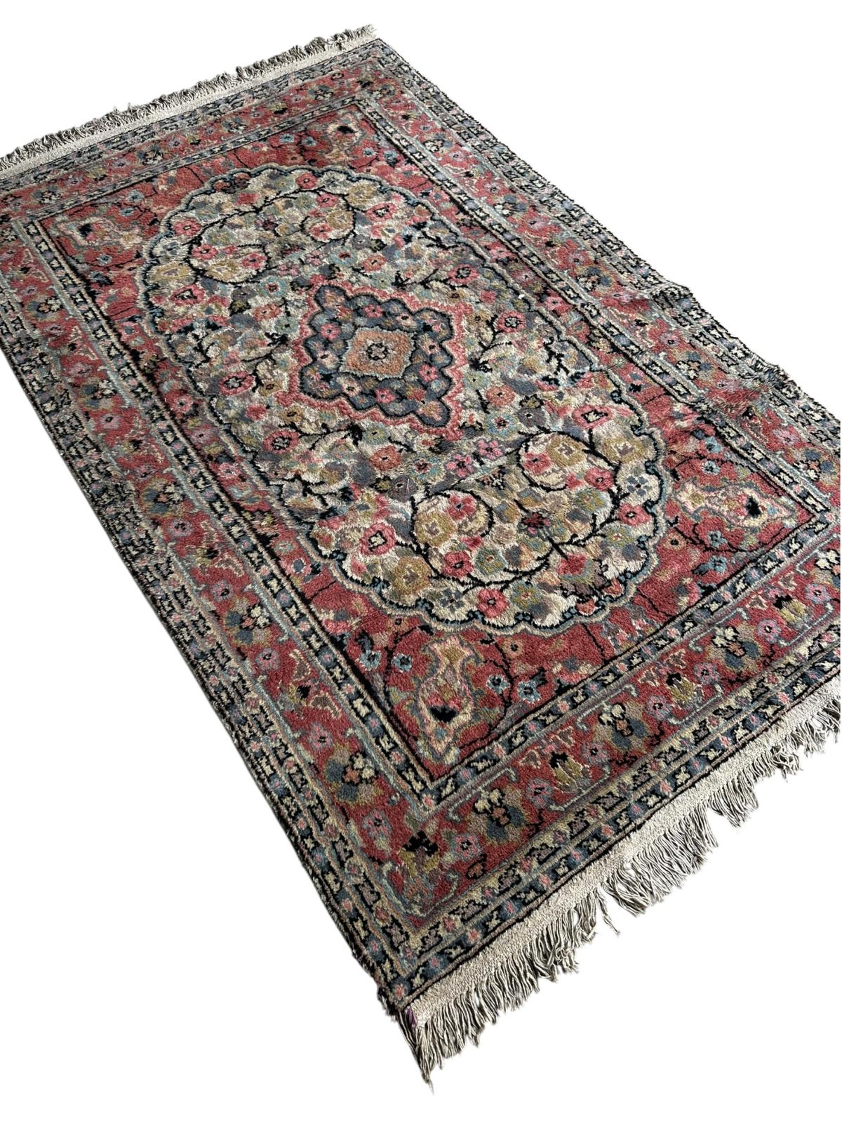 Tapis fait main en laine et soie 120cm x 200cm