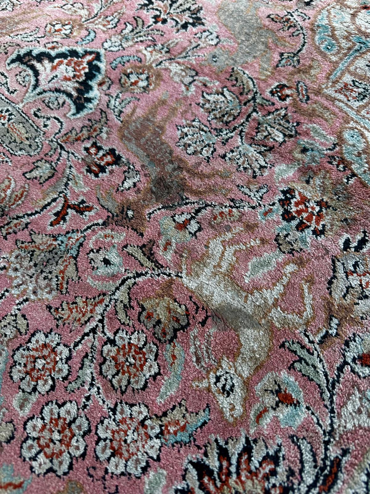 Tapis persan en soie 185cm x 120cm