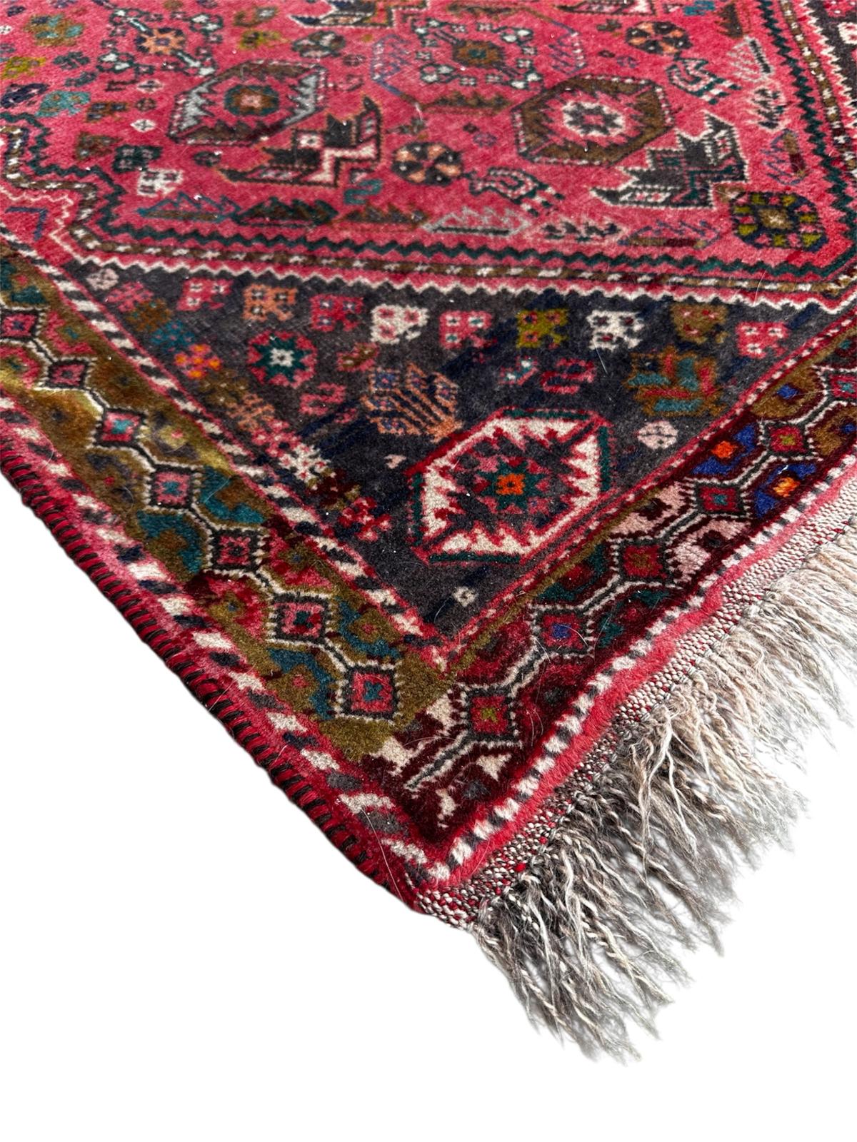 Tapis persan fait main 150cm x 80cm