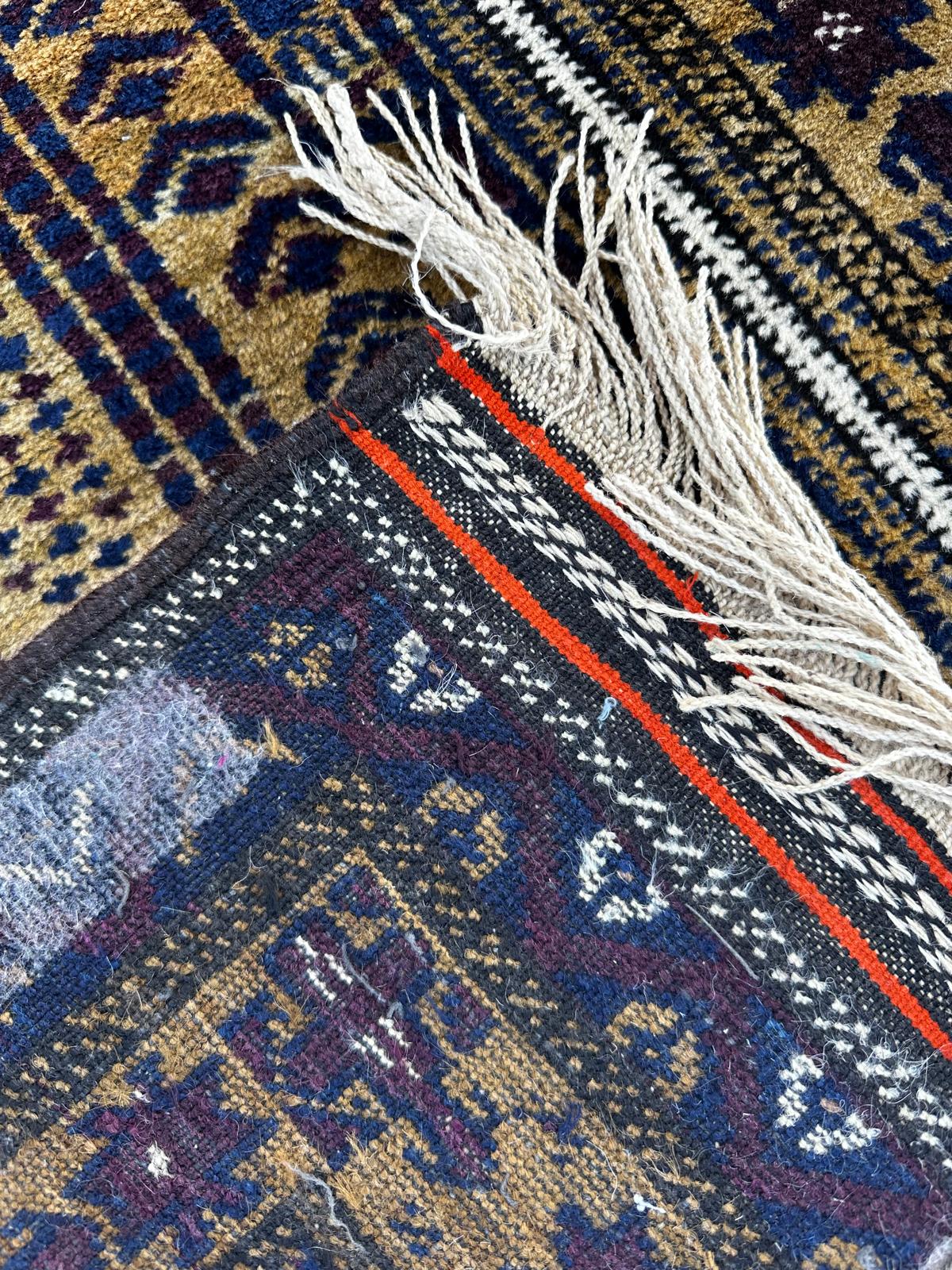 Tapis persan fait main 150cm x 85cm