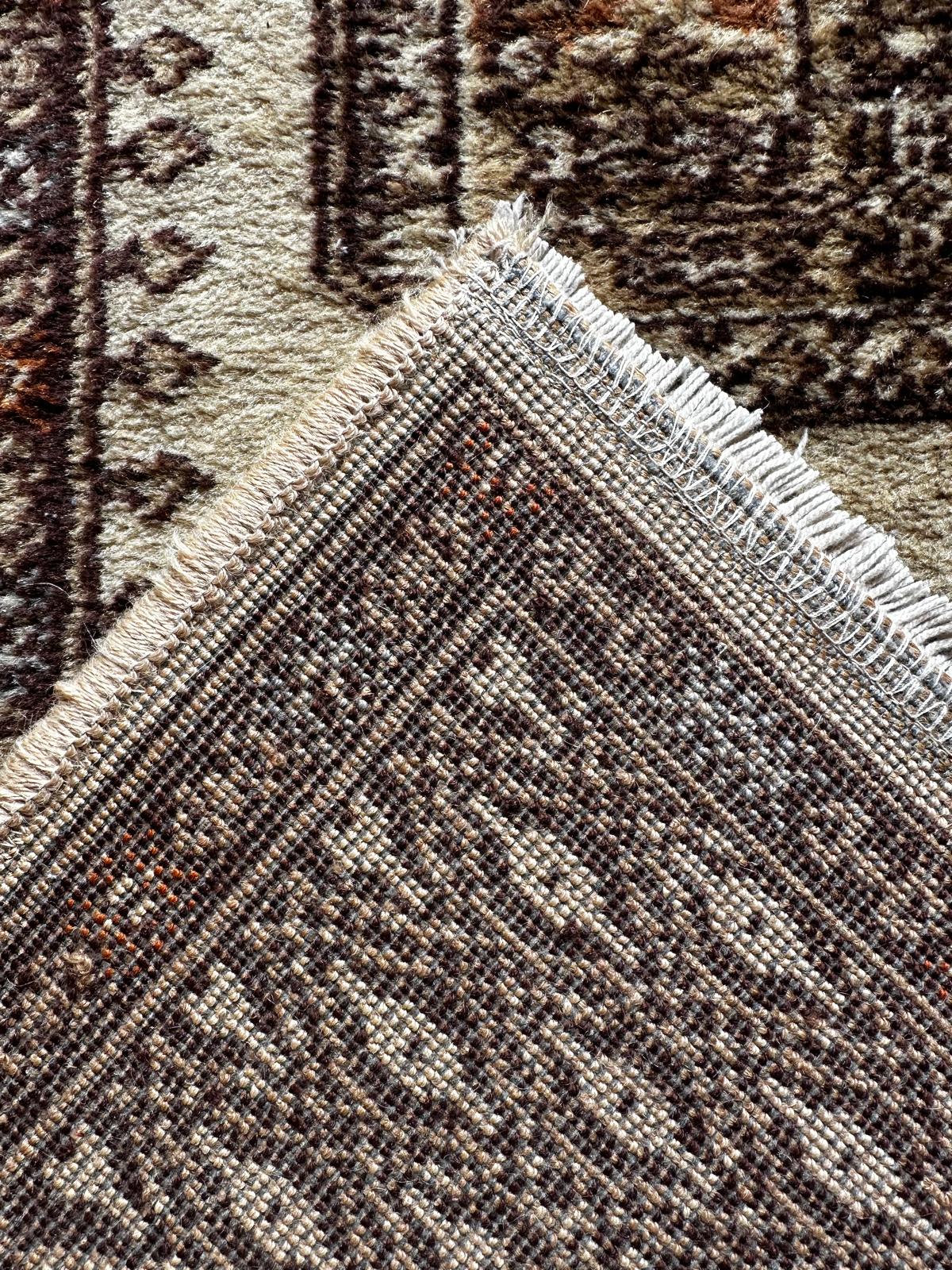 Tapis de style oriental 135cm x 70cm