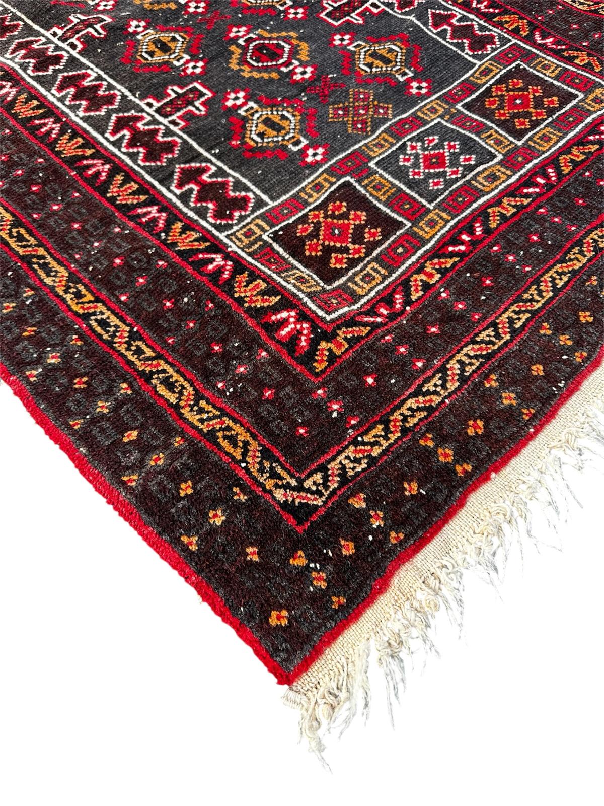 Tapis persan fait main 140cm x 90cm