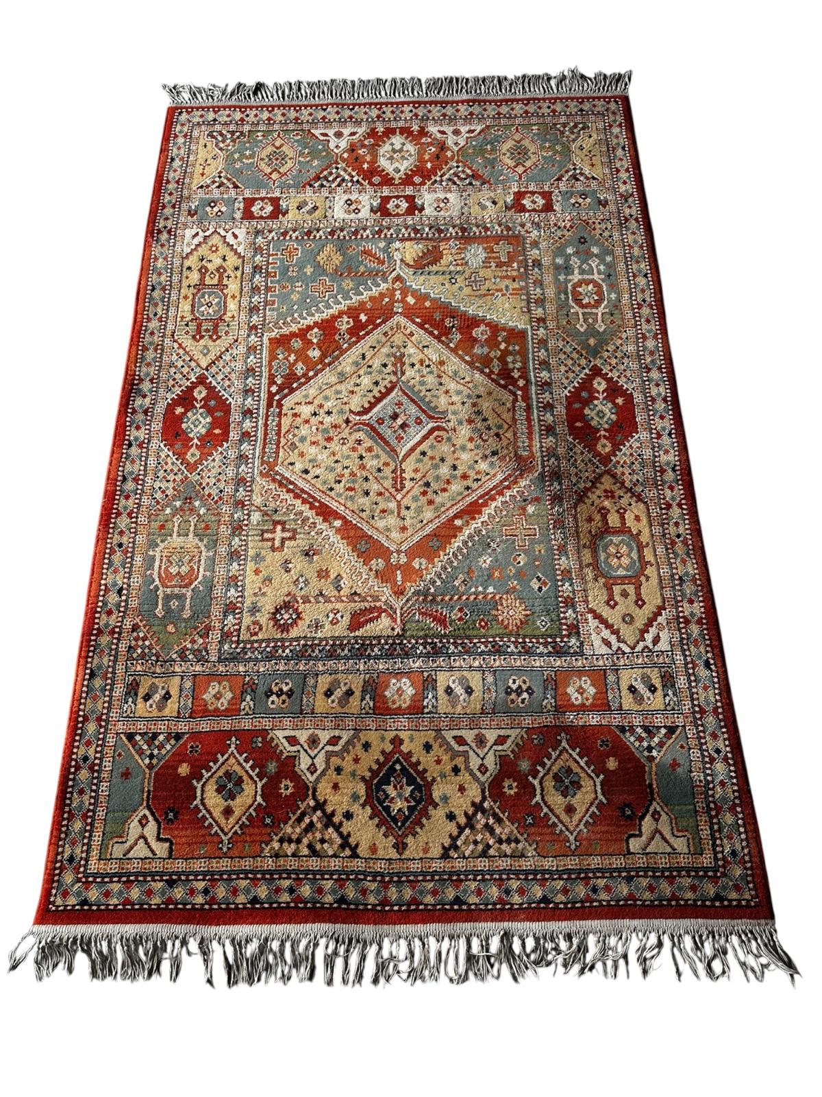 Tapis de style oriental 125cm x 210cm