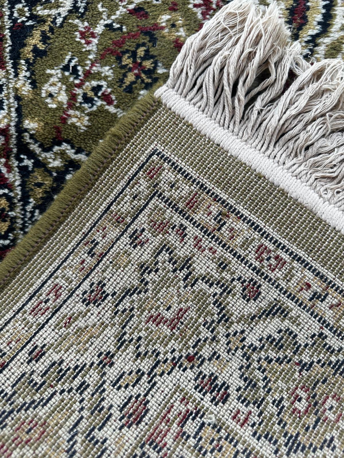 Tapis oriental en laine 180cm x 90cm