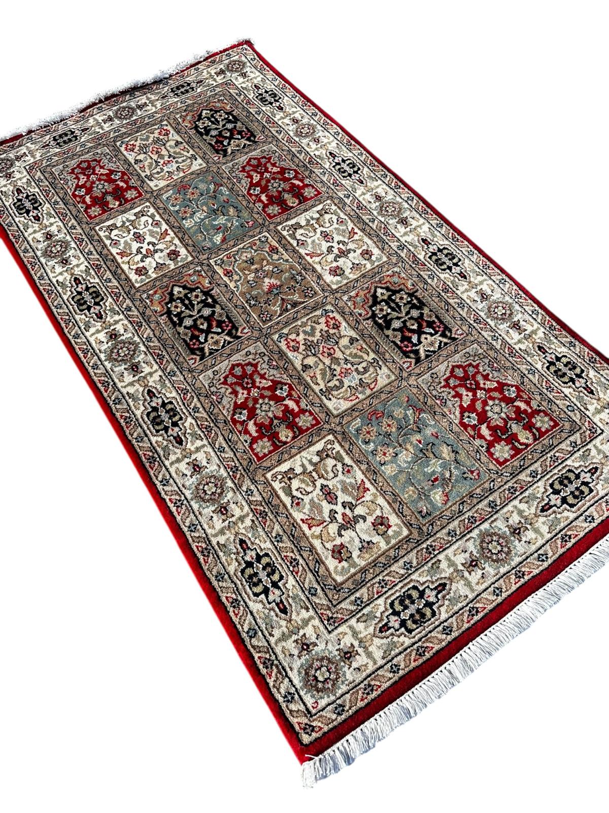 Tapis persan fait main 170cm x 90cm