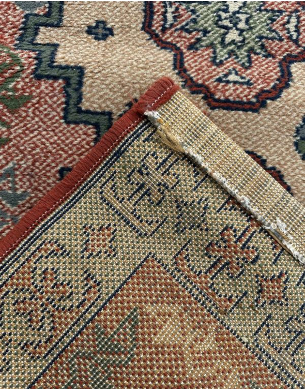 Tapis de style oriental 110cm x 60cm