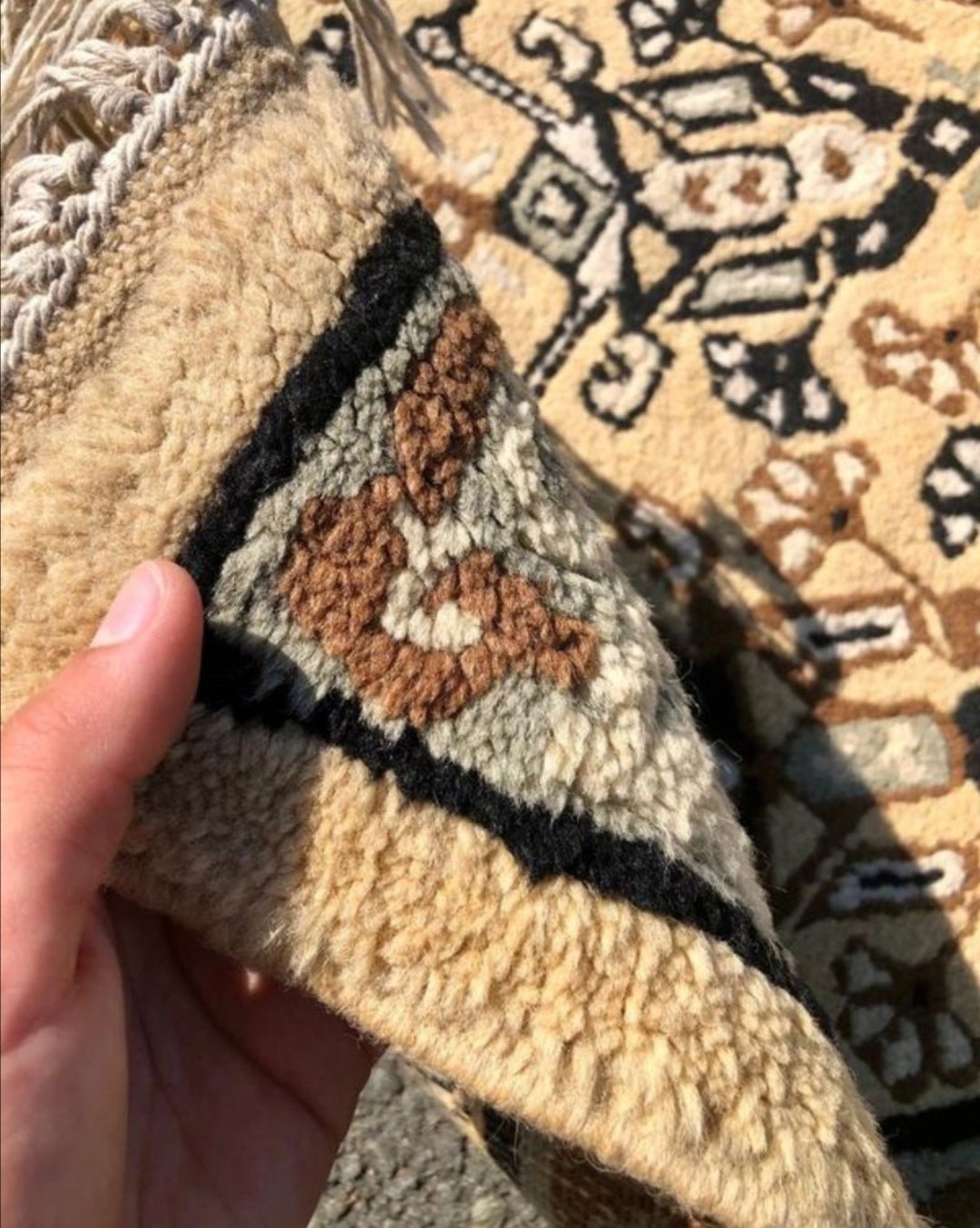 Tapis Tunisien fait main 2,1m x 1,4m