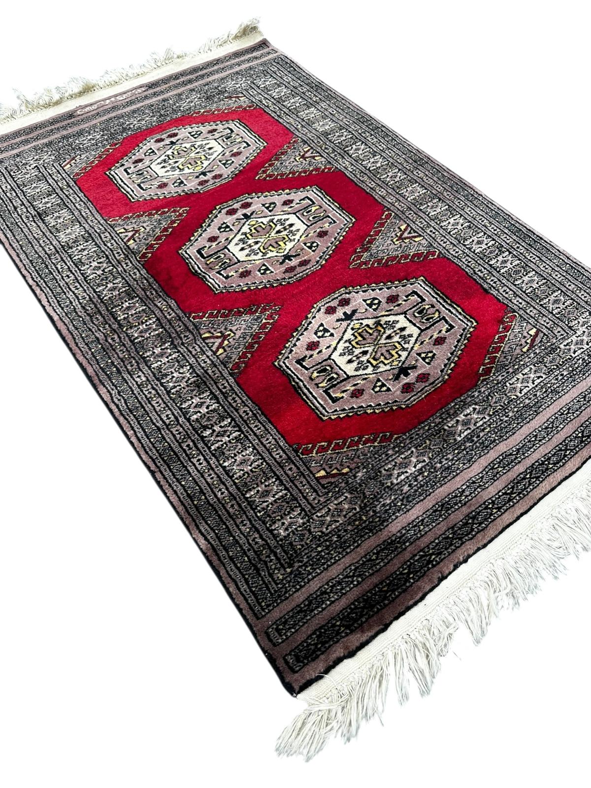 Tapis pakistanais fait main 130cm x 80cm