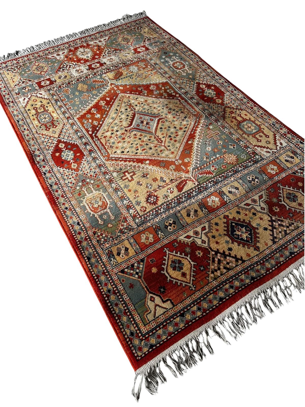 Tapis de style oriental 125cm x 210cm