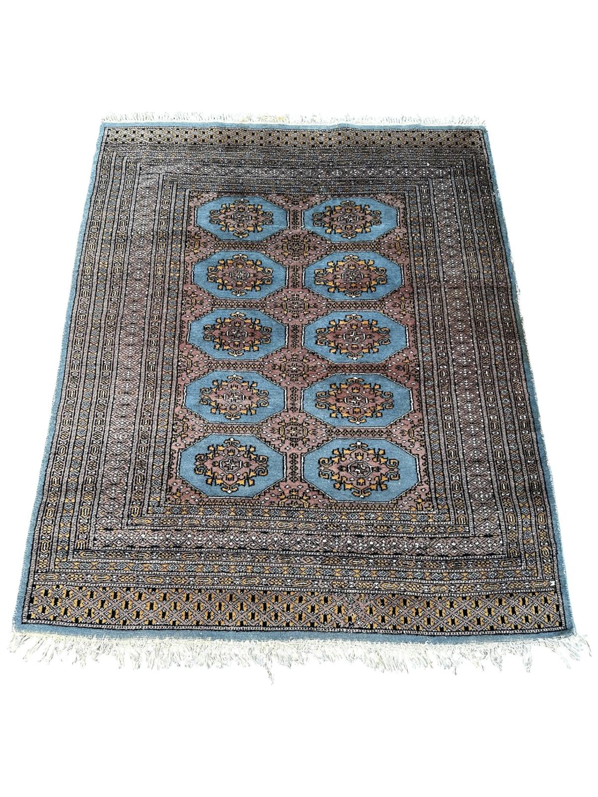 Tapis Pakistanais fait main 130cm x 165cm