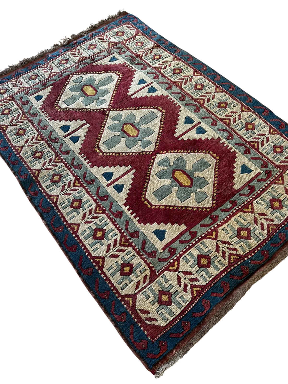 Tapis turc fait main 190cm x 135cm