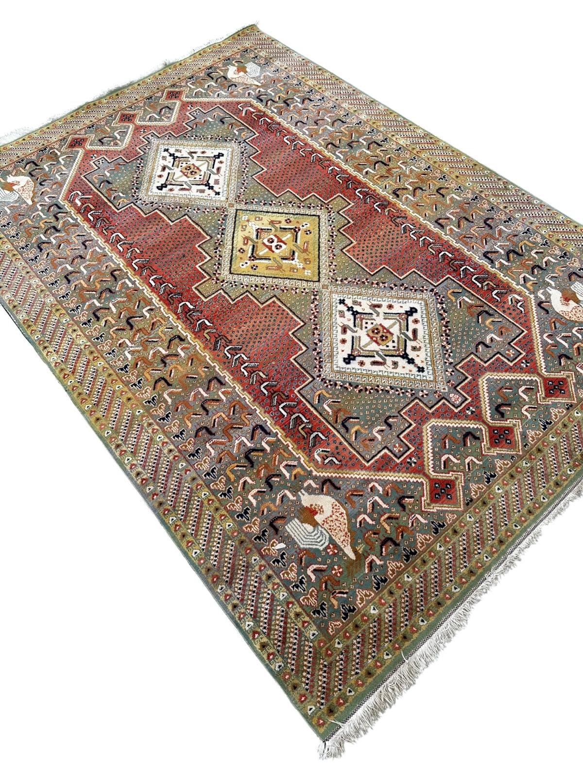 Tapis de style oriental 240cm x 170cm