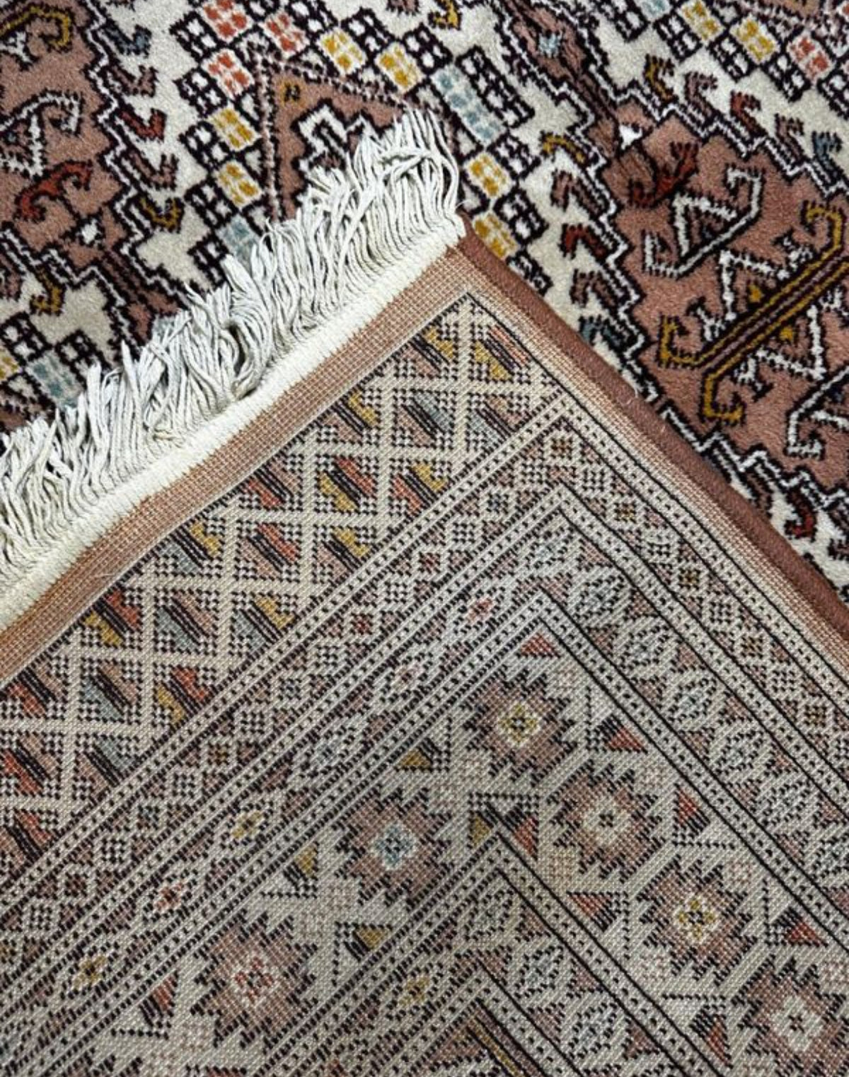 Tapis de style oriental en laine 170cm x 125cm