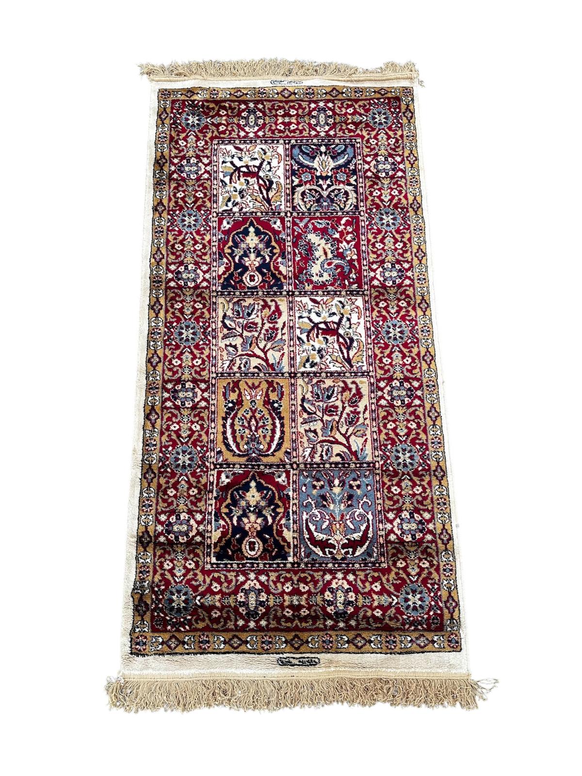 Paire de tapis orientaux 150cm x 70cm