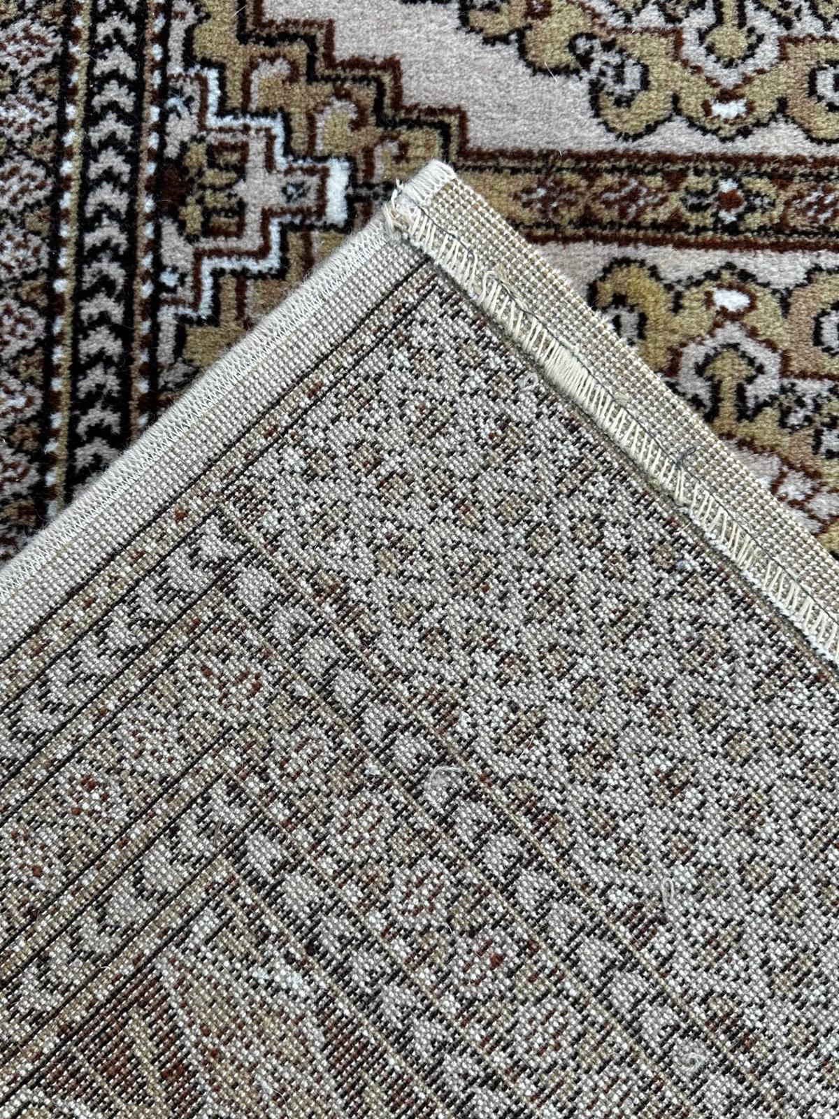Tapis de style oriental 200cm x 140cm