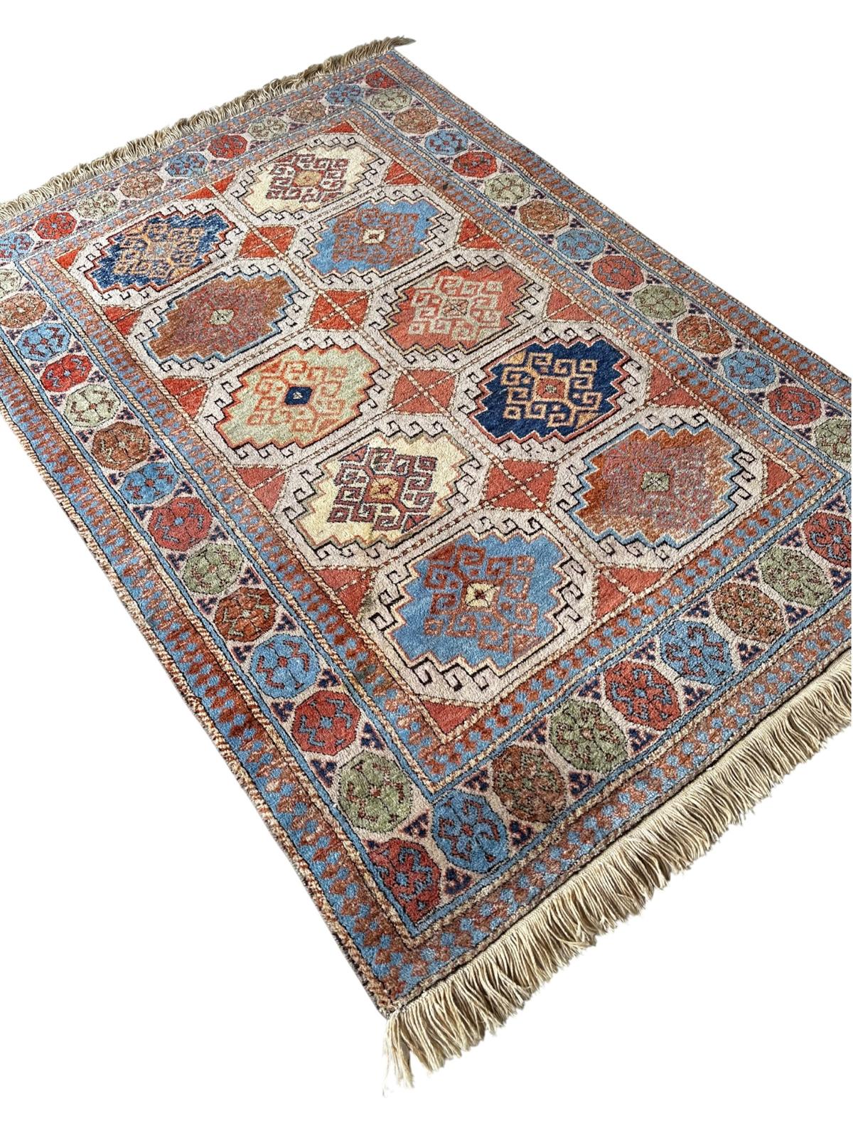 Tapis turc fait main 200cm x 130cm