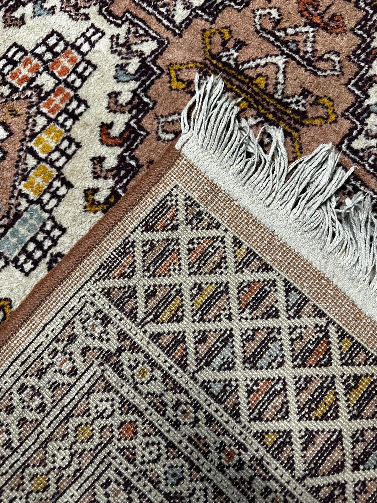 Tapis de style oriental 240cm x 70cm