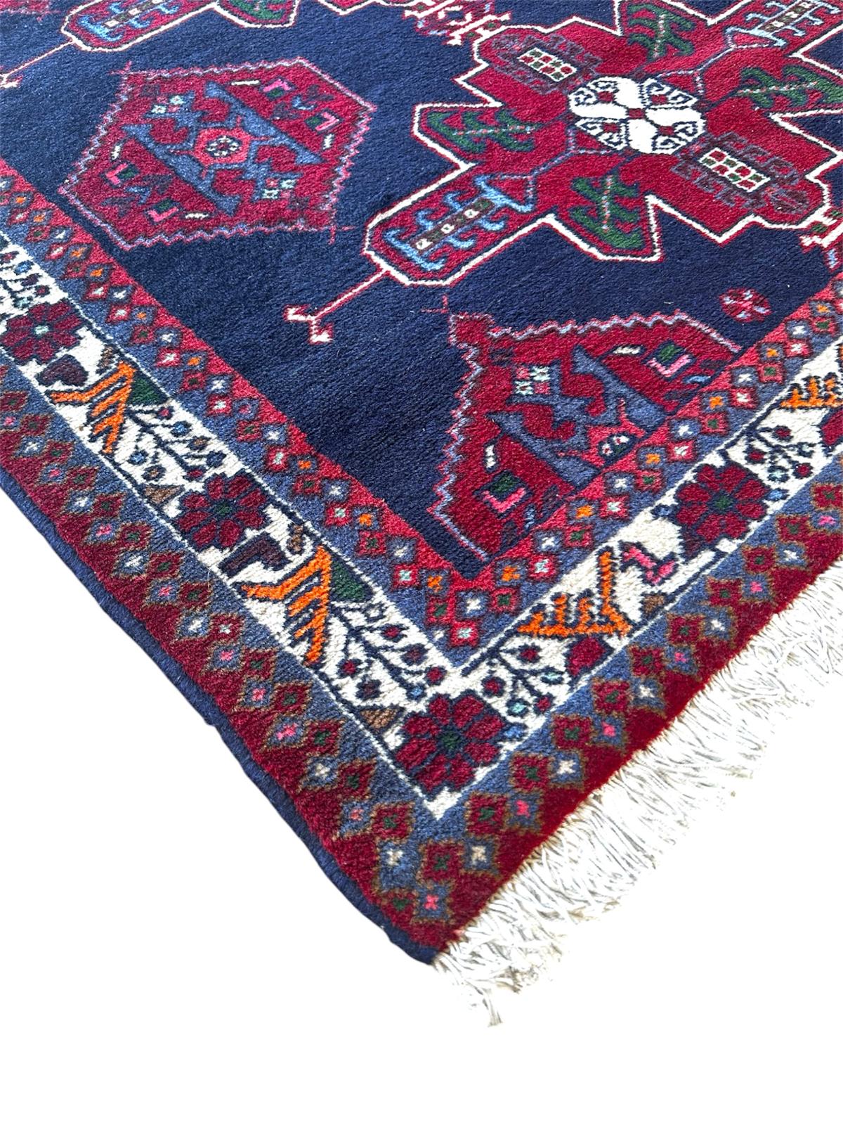 Tapis persan fait main 160cm x 110cm