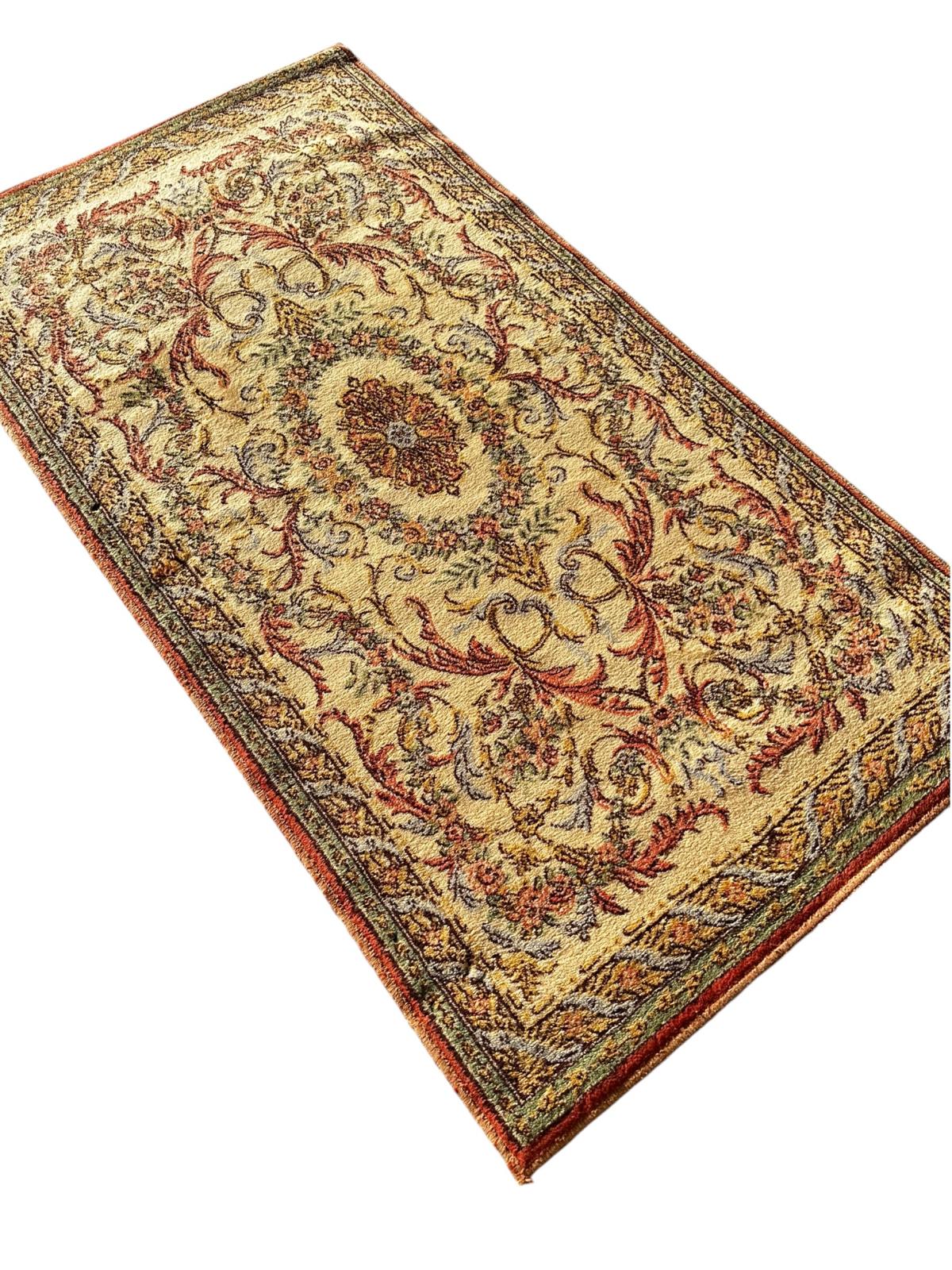 Tapis de style oriental 160cm x 90cm