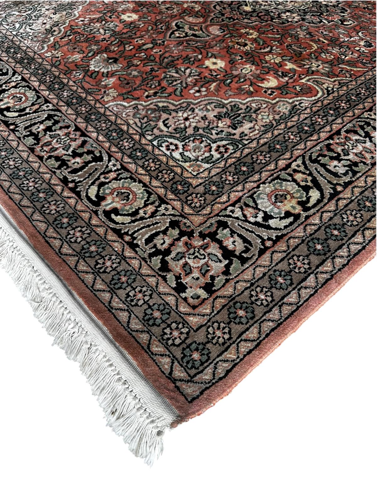 Tapis oriental en soie 195cm x 130cm