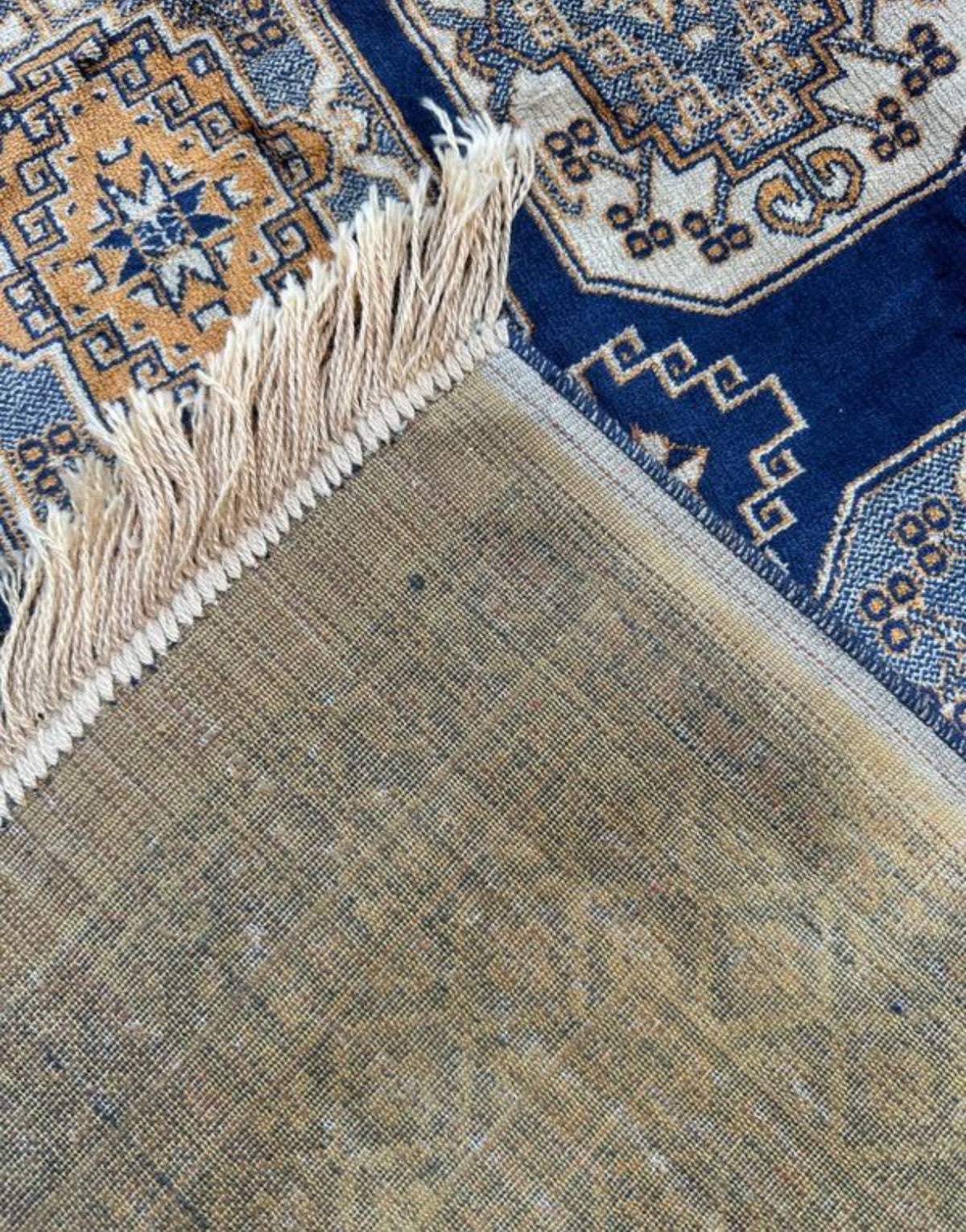 Tapis de style oriental 190cm x 140cm