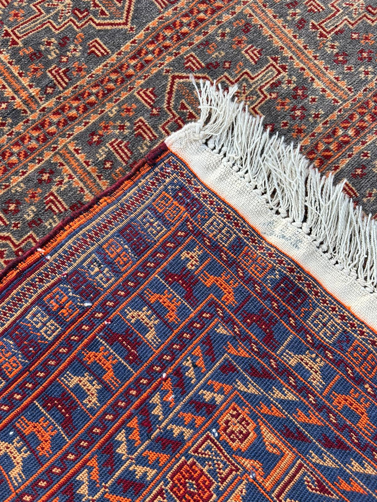 Tapis Turkmène 210cm x 130cm