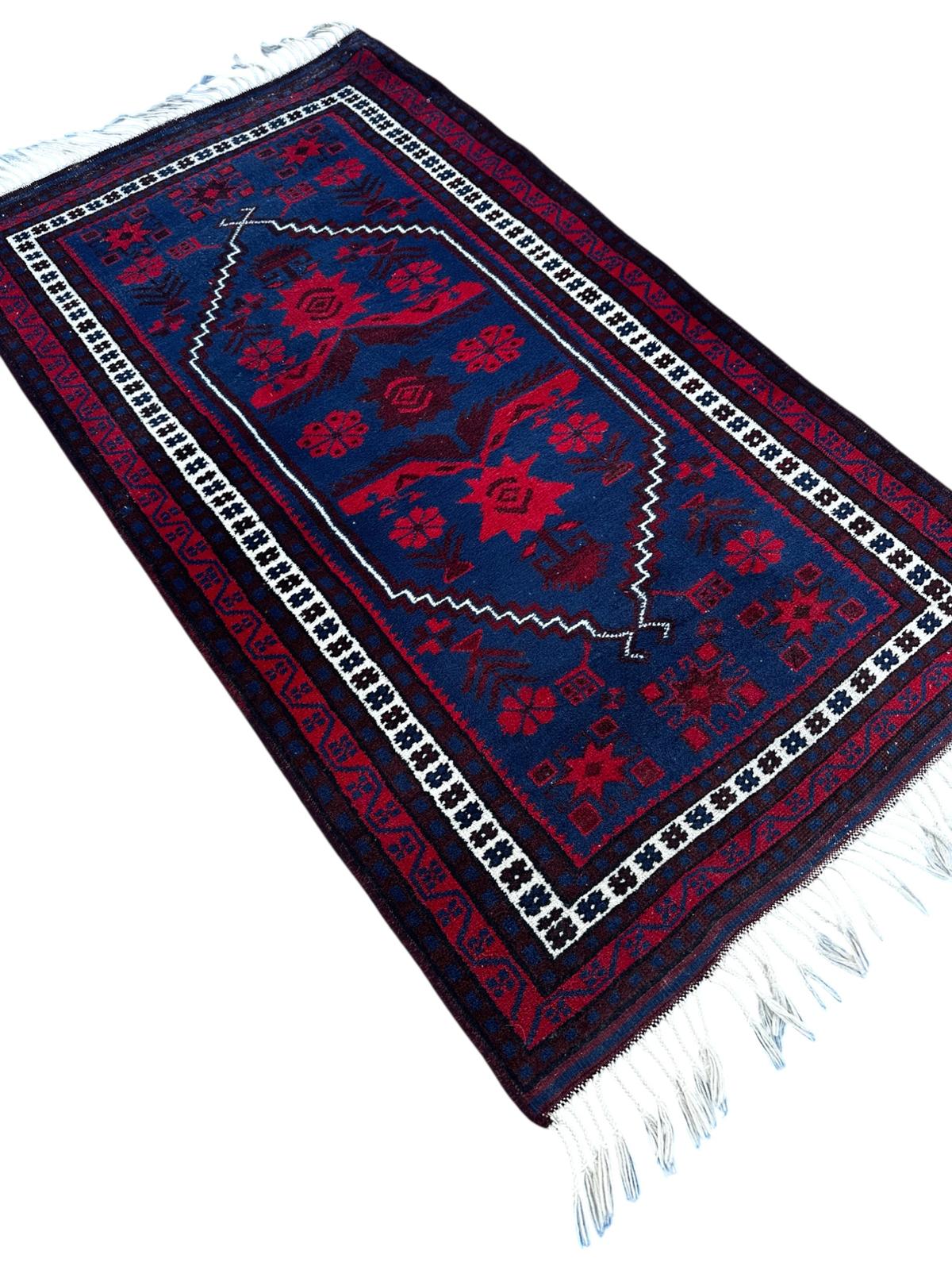 Tapis turc fait main 180cm x 160cm