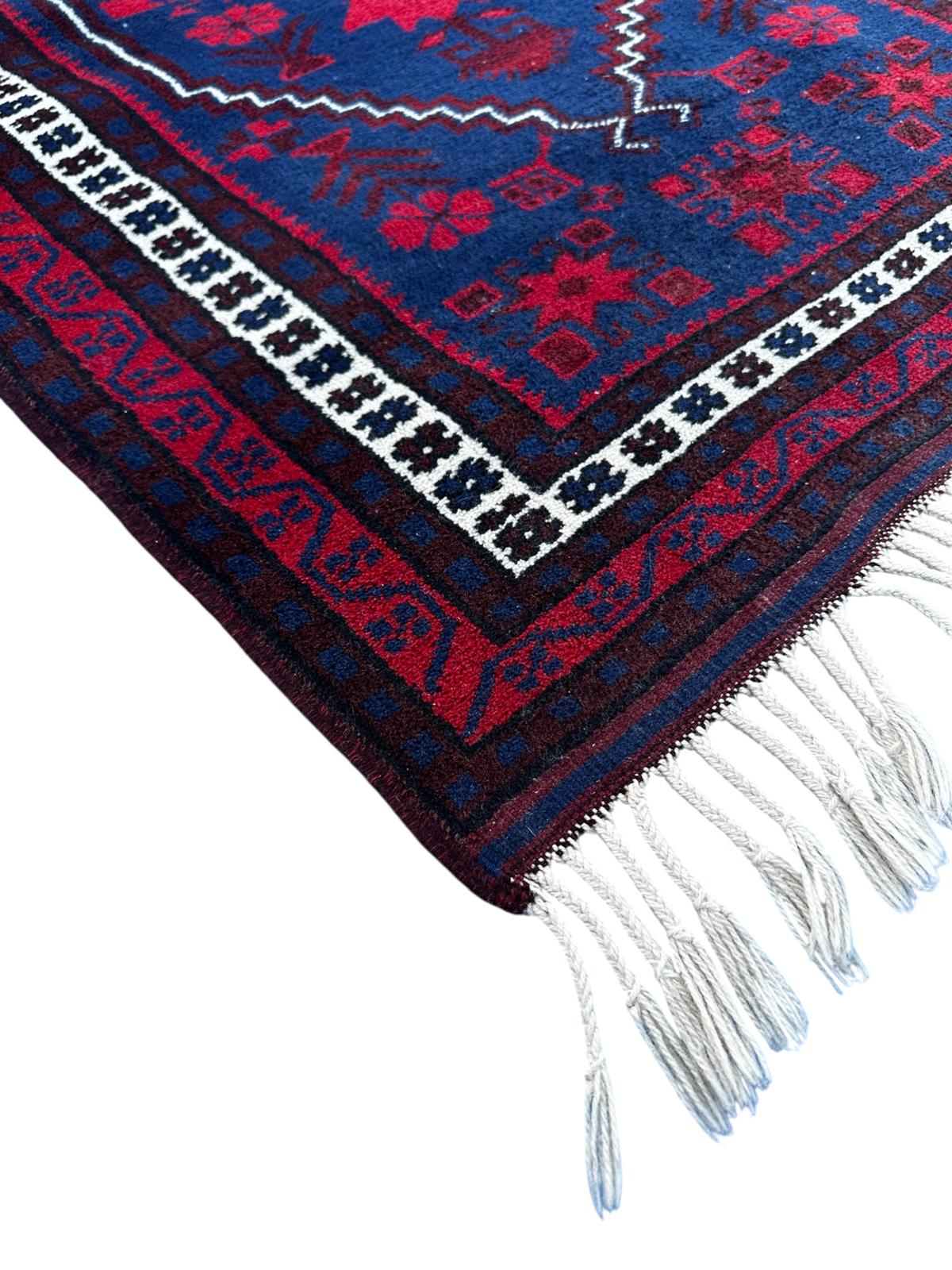 Tapis turc fait main 180cm x 160cm