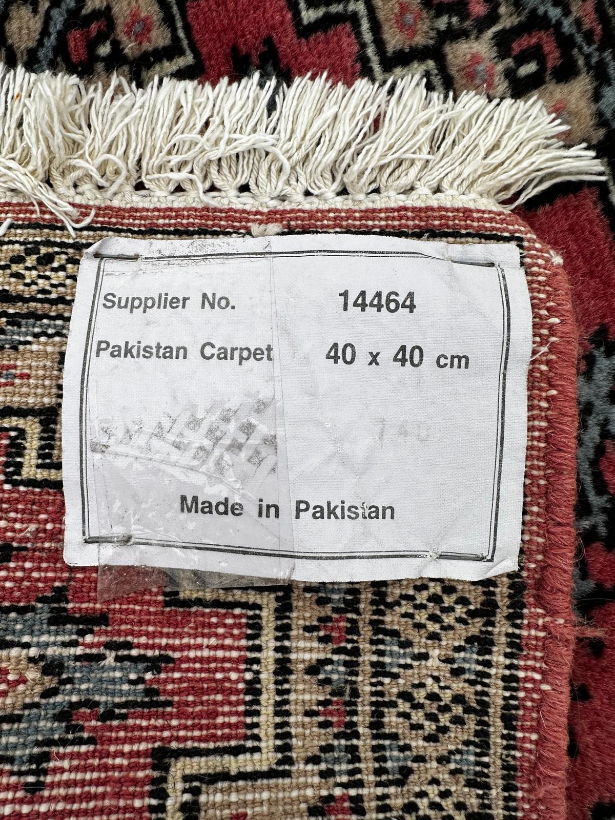 Tapis persan carré fait main