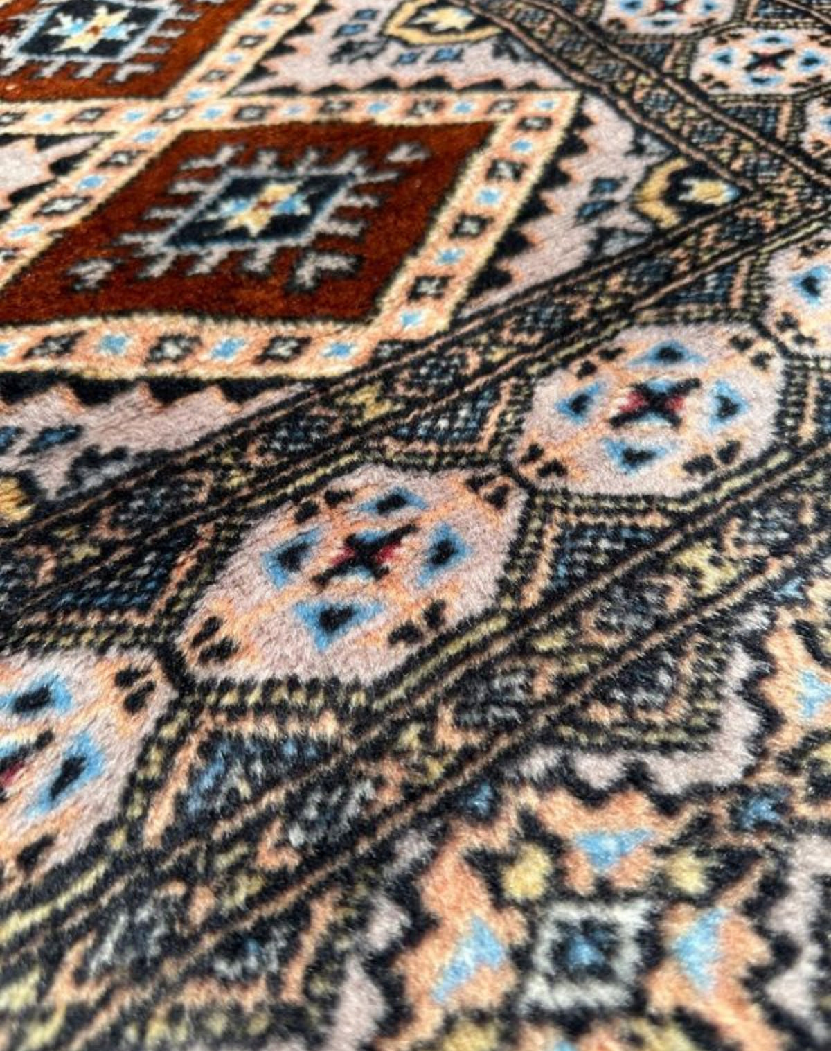 Tapis oriental fait main 110cm x 60cm