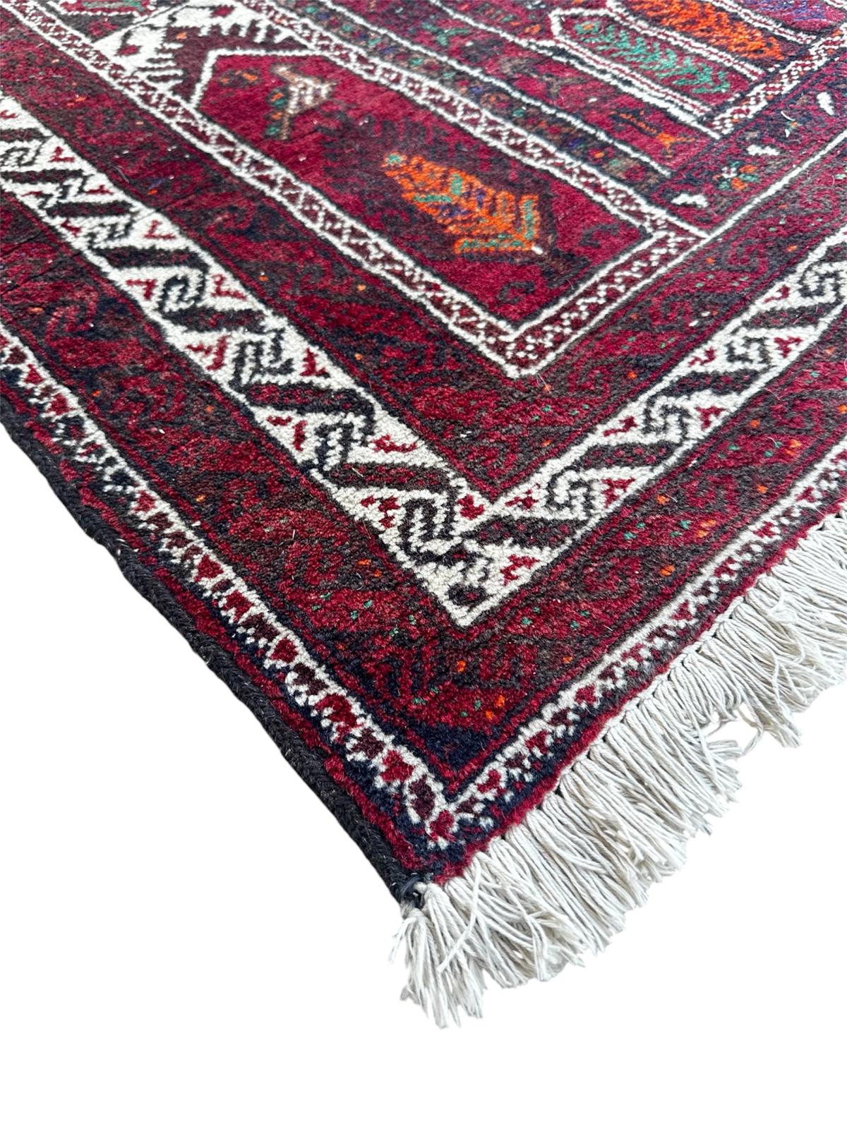 Tapis persan fait main 200cm x 110cm